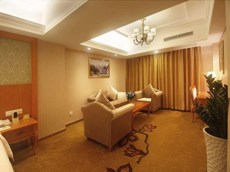 Hanting Express Sanya The First Market Branch Hotel Exteriér fotografie